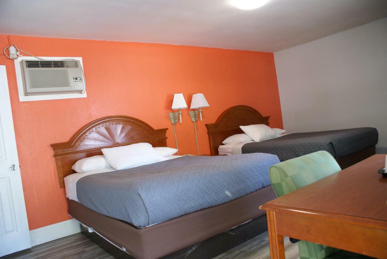 Whispering Pines Motel - آشفيل المظهر الخارجي الصورة